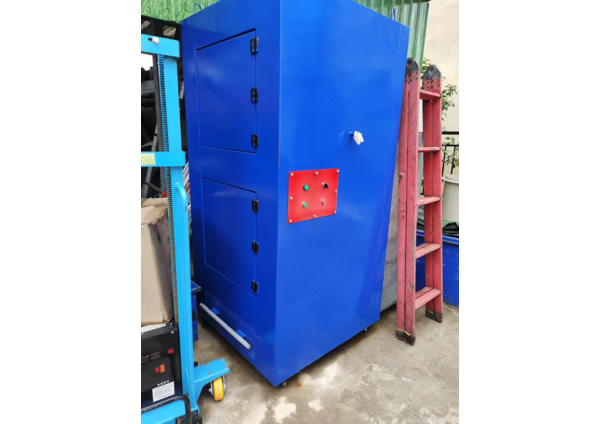 Vertical filter cartridge single dust collector